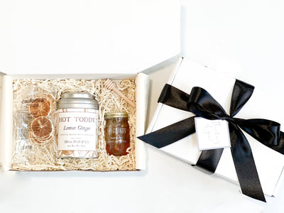 Elevate your cozy moments with our "Hot Toddy & Georgia Honey Kit" featuring Crispy Lemon Slices - a delightful way to indulge in a warm and comforting experience. This curated gift box set combines traditional flavors with a touch of Southern charm, making it a perfect gift for yourself or a loved one.